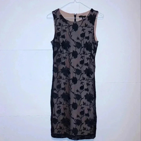 DONNA KARAN Floral Embroidered sleeveless dress. Size 4 - Picture 1 of 10